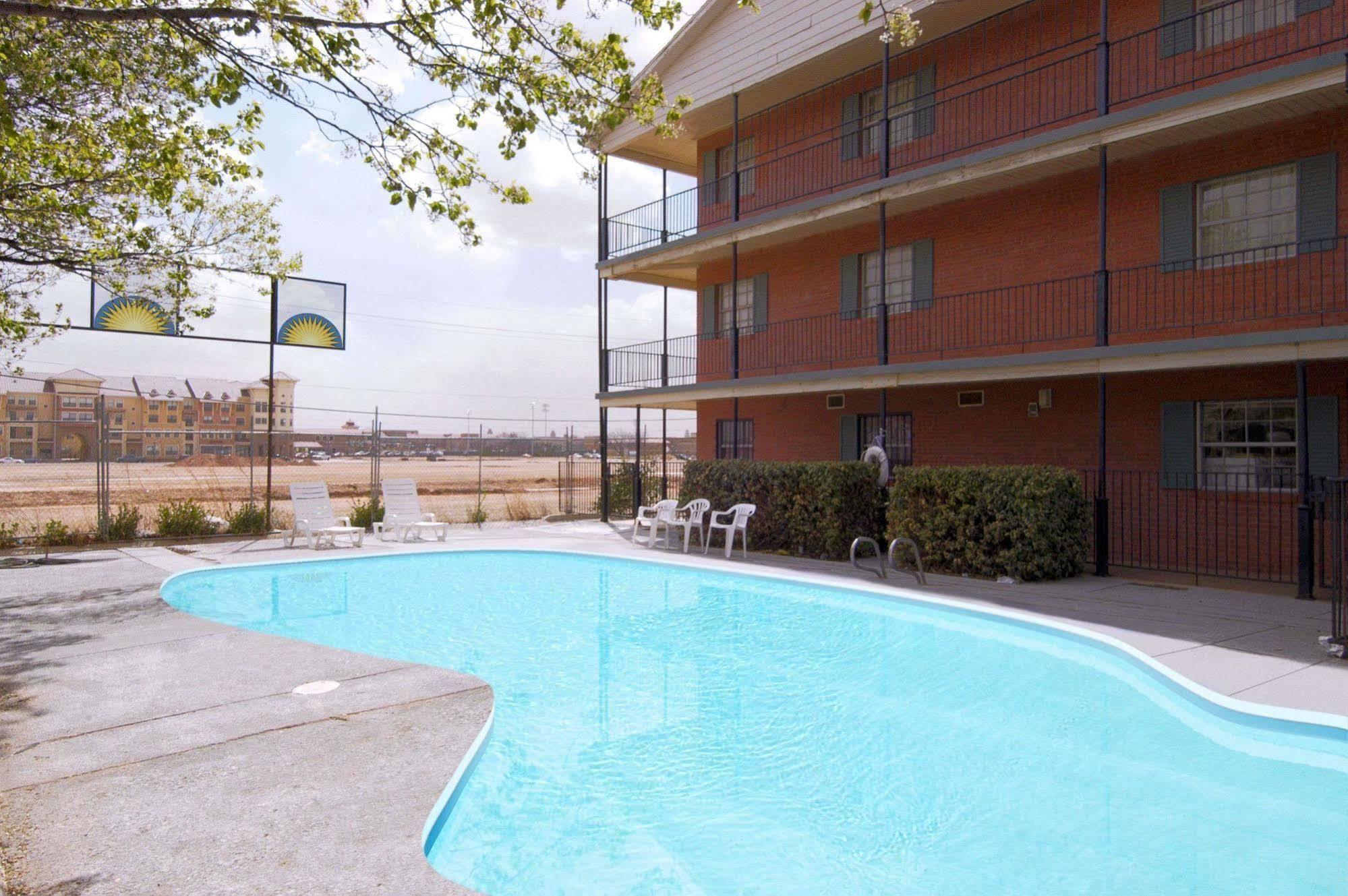 Days Inn Lubbock Texas Tech University מראה חיצוני תמונה